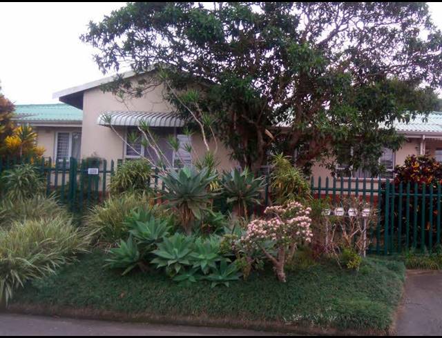 6 BEDROOM CLUSTER FOR SALE IN MANORS